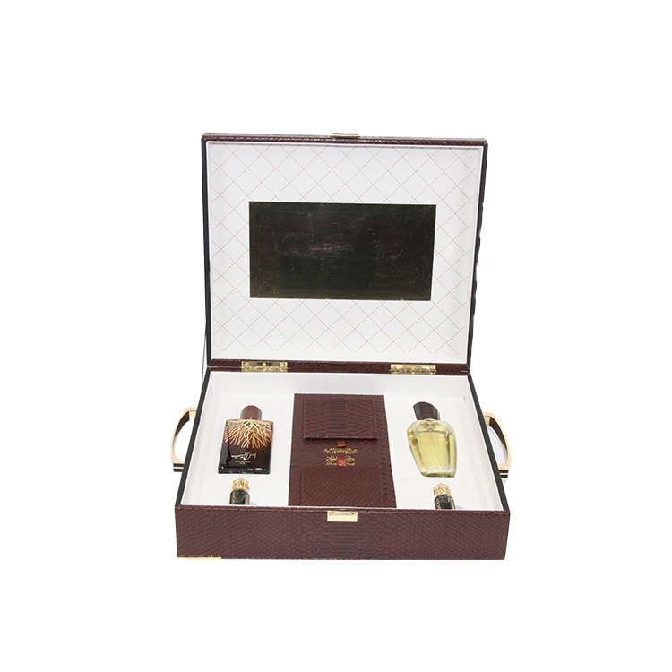 ذرة عود طاقم متكون من  عودين  + مخلط عود + اصل الطيب 