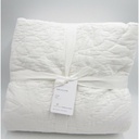 Pottery Barn Lilo Quilt King Cal King  274 x 233 Cm