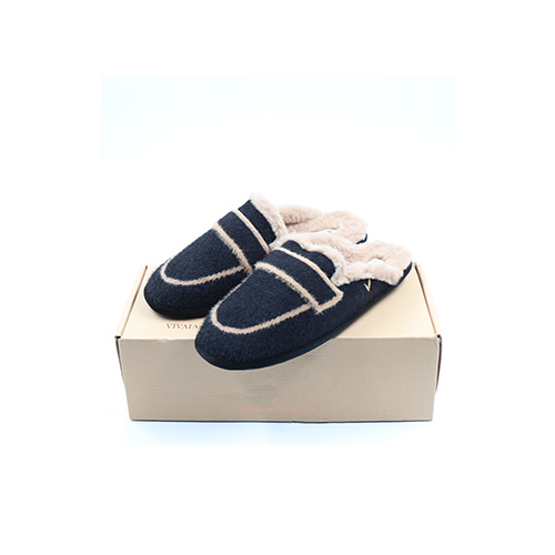 Vivaia , Round-Toe Fluffy Slippers  Sandals Size: EU 39