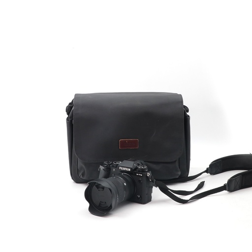 Fujifilm X-T5 Mirrorless Camera With  18-50 mm  Lens - Including 2 battery And 1 Charger + Pouch