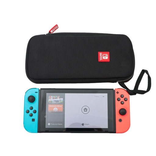Nintendo Switch + 1 Game and Pouch