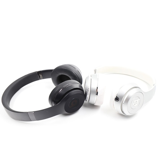 Beats Solo Wireless headphones + Pouch