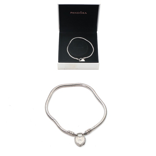 Pandora Moments  Heart Closure Snake Chain Bracelet